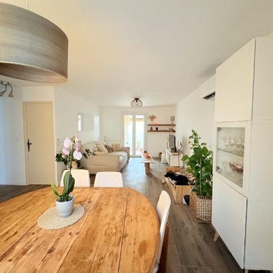  AIGUES-VIVES IMMO : Maison / Villa | GALLARGUES-LE-MONTUEUX (30660) | 75 m2 | 1 580 € 