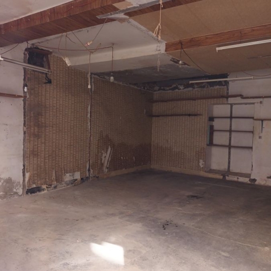  Annonces VAUNAGE : Local / Bureau | NIMES (30900) | 20 m2 | 220 &euro; 
