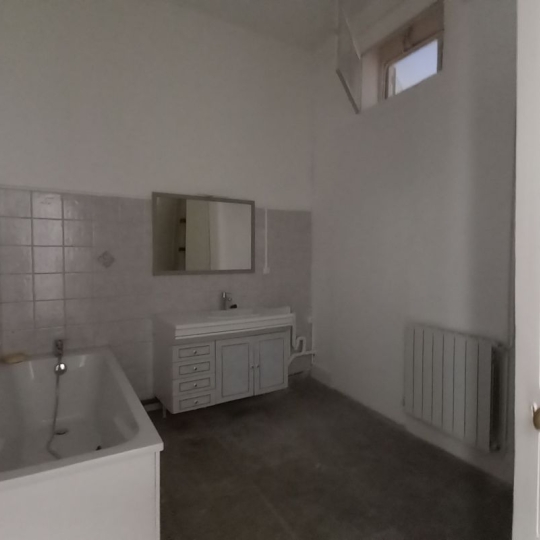  Annonces VAUNAGE : Appartement | NIMES (30900) | 107 m2 | 930 &euro; 
