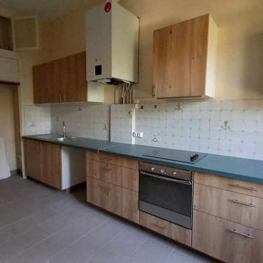  Annonces VAUNAGE : Appartement | NIMES (30900) | 107 m2 | 930 &euro; 