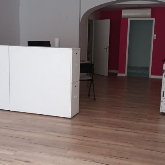  Annonces VAUNAGE : Local / Bureau | NIMES (30900) | 79 m2 | 919 &euro; 