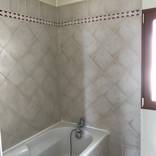  Annonces VAUNAGE : Maison / Villa | MILHAUD (30540) | 50 m2 | 852 &euro; 
