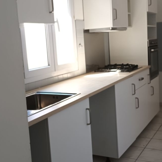  Annonces VAUNAGE : Appartement | NIMES (30900) | 122 m2 | 1 230 &euro; 