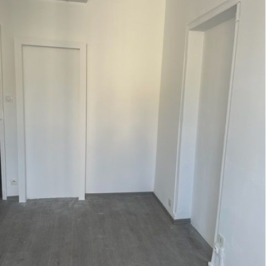 Annonces VAUNAGE : Local / Bureau | NIMES (30900) | 45 m2 | 803 &euro; 