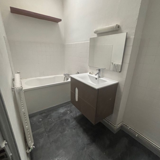  Annonces VAUNAGE : Appartement | NIMES (30900) | 120 m2 | 930 &euro; 