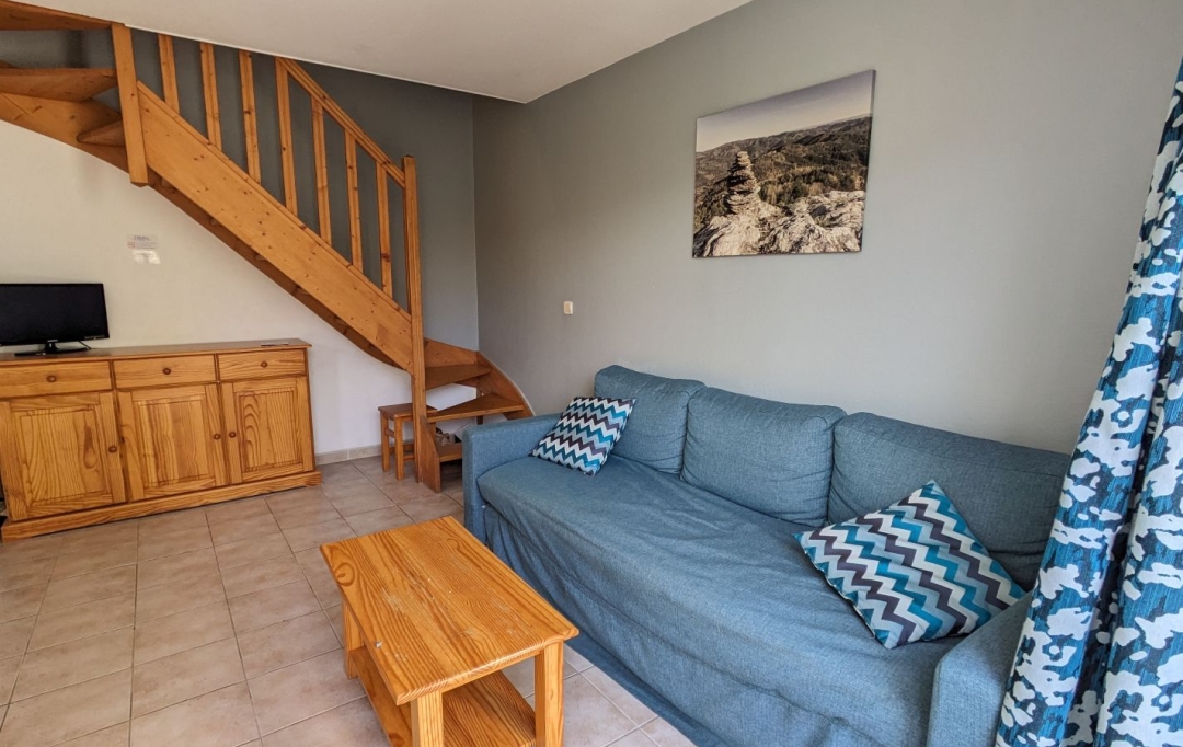 AIGUES-VIVES IMMO : Maison / Villa | CALVISSON (30420) | 38 m2 | 750 &euro; 