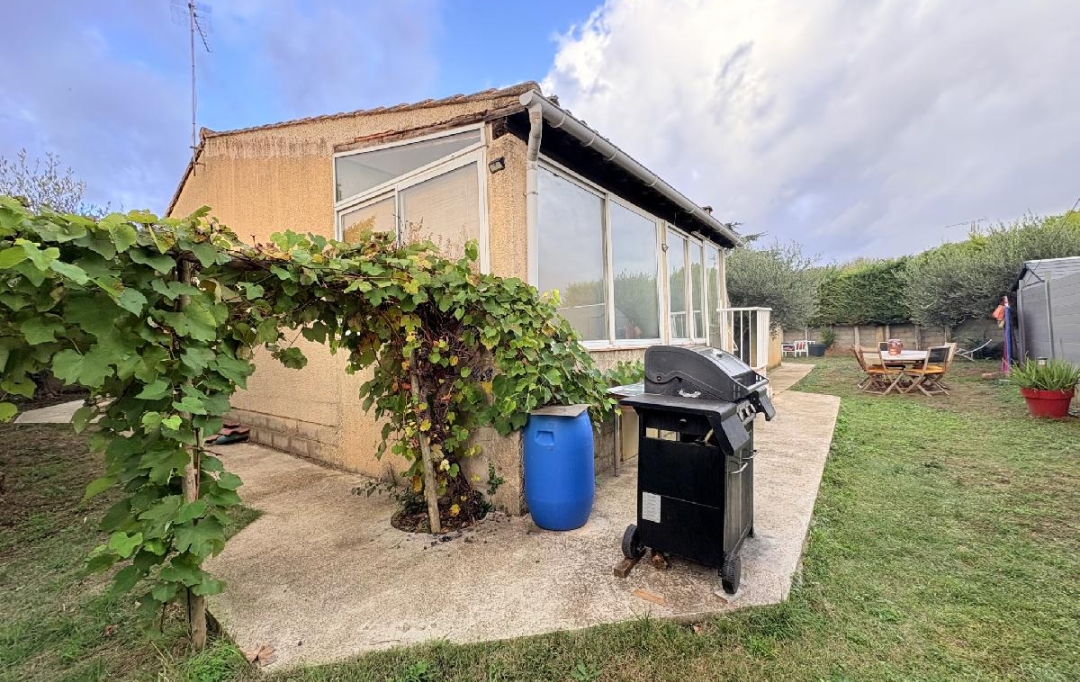 AIGUES-VIVES IMMO : Maison / Villa | GALLARGUES-LE-MONTUEUX (30660) | 75 m2 | 1 580 € 