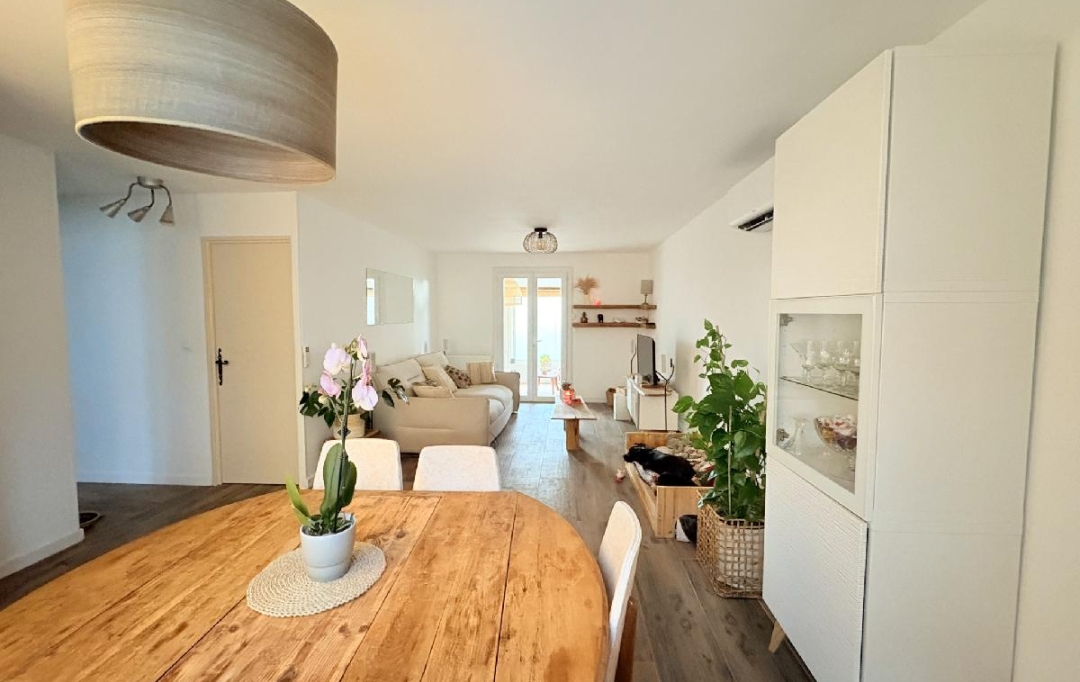 AIGUES-VIVES IMMO : Maison / Villa | GALLARGUES-LE-MONTUEUX (30660) | 75 m2 | 1 580 € 