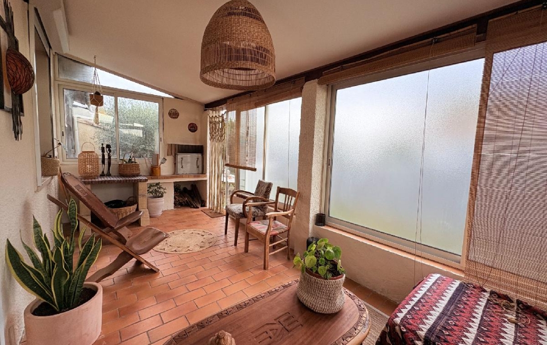 AIGUES-VIVES IMMO : Maison / Villa | GALLARGUES-LE-MONTUEUX (30660) | 75 m2 | 1 580 € 