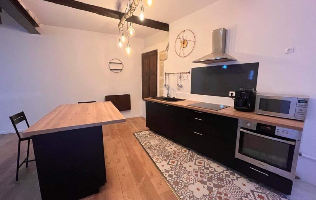 AIGUES-VIVES IMMO : Maison / Villa | GALLARGUES-LE-MONTUEUX (30660) | 82 m2 | 870 &euro; 