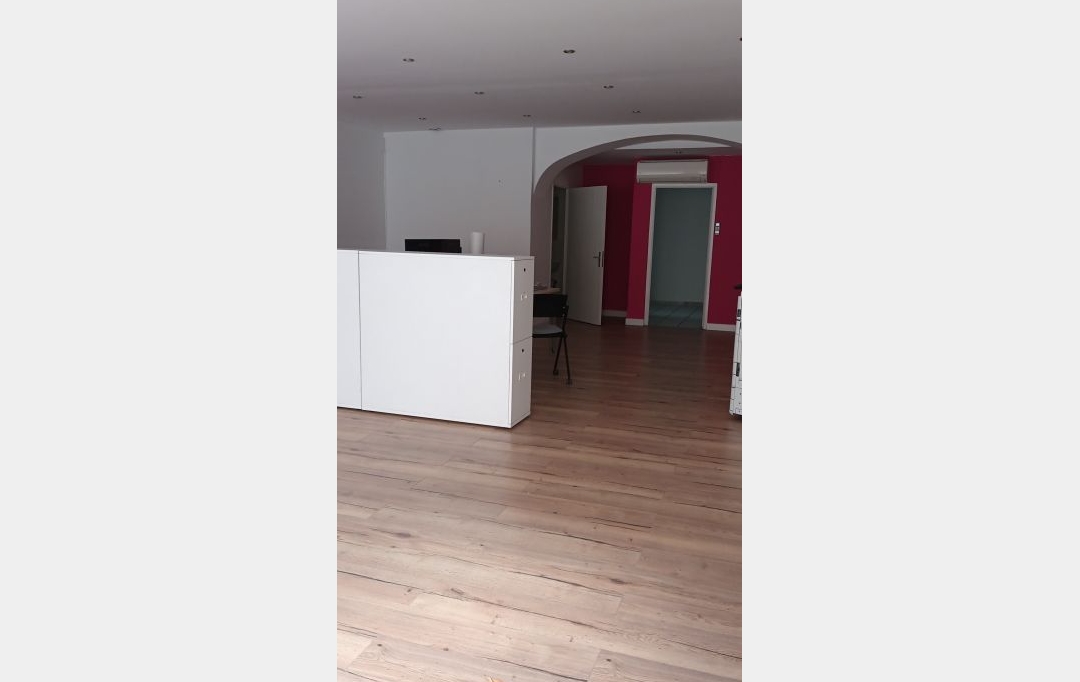 Annonces VAUNAGE : Local / Bureau | NIMES (30900) | 79 m2 | 919 &euro; 
