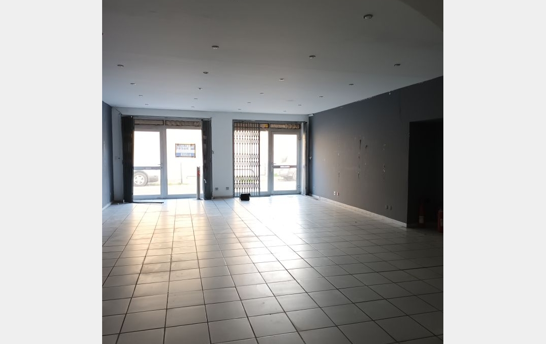 Annonces VAUNAGE : Local / Bureau | NIMES (30900) | 79 m2 | 919 &euro; 