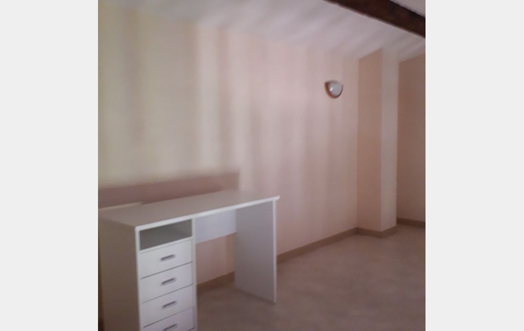 Annonces VAUNAGE : Maison / Villa | MILHAUD (30540) | 50 m2 | 852 &euro; 