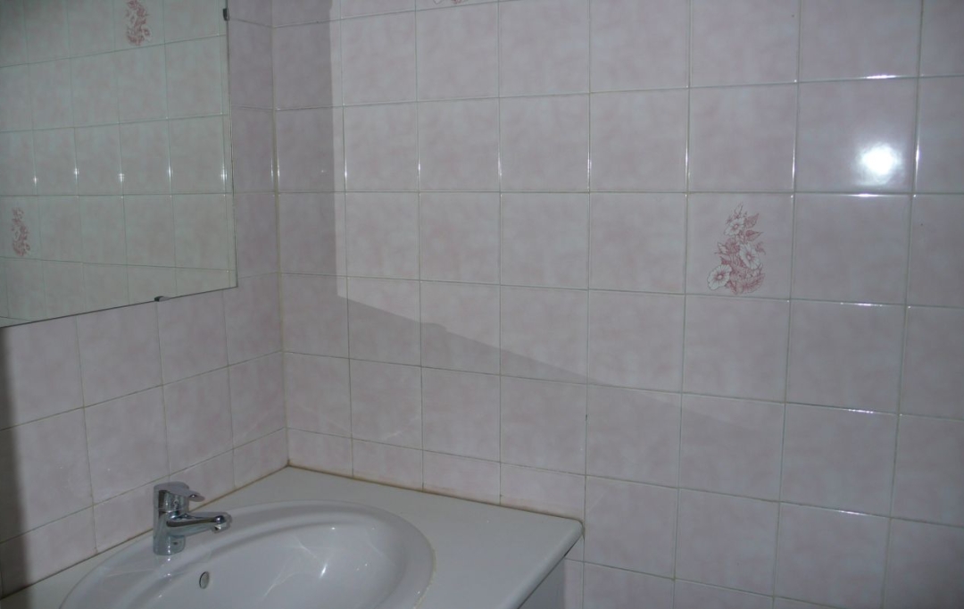 Annonces VAUNAGE : Appartement | NIMES (30900) | 37 m2 | 385 &euro; 
