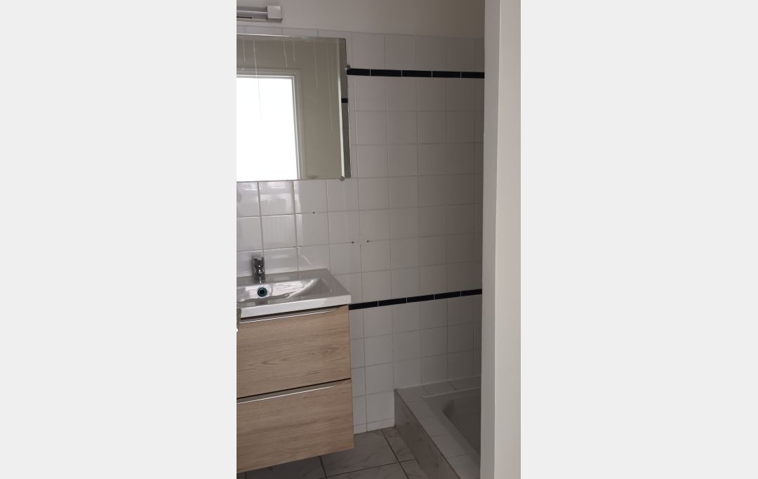 Annonces VAUNAGE : Appartement | NIMES (30900) | 122 m2 | 1 230 &euro; 