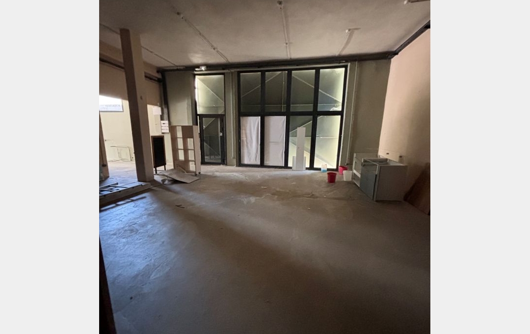 Annonces VAUNAGE : Local / Bureau | NIMES (30900) | 276 m2 | 2 500 &euro; 