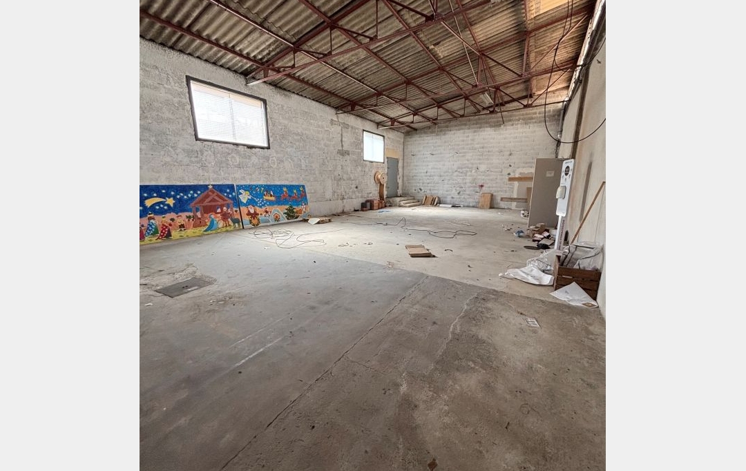 Annonces VAUNAGE : Local / Bureau | NIMES (30900) | 276 m2 | 2 500 &euro; 