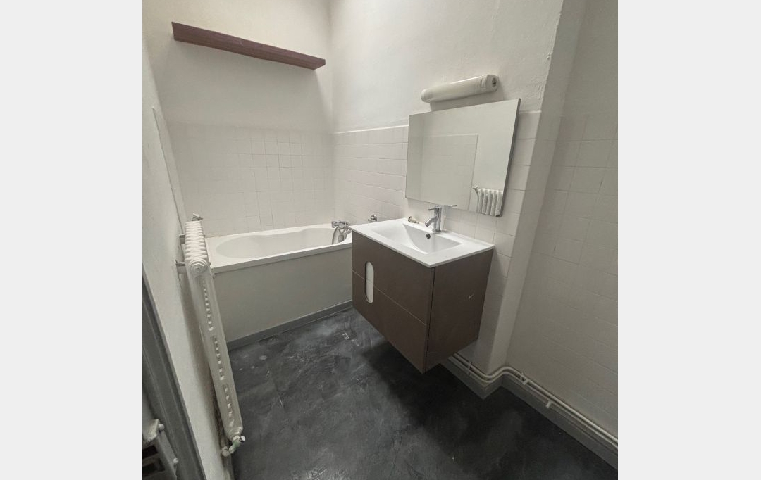Annonces VAUNAGE : Appartement | NIMES (30900) | 120 m2 | 930 &euro; 