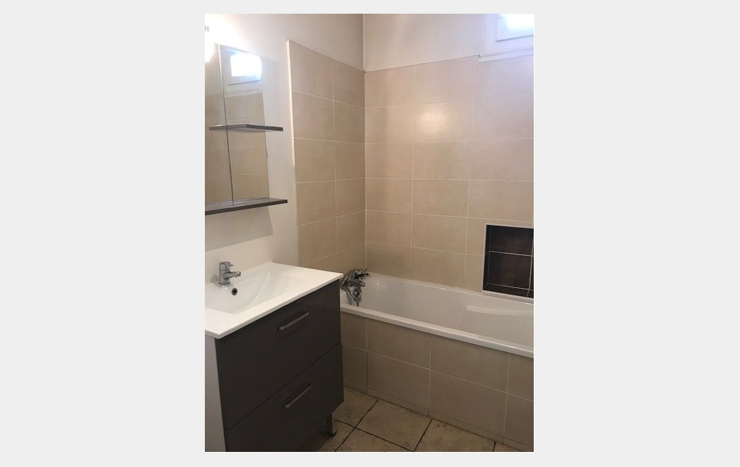 Annonces VAUNAGE : Maison / Villa | NIMES (30900) | 73 m2 | 1 019 &euro; 