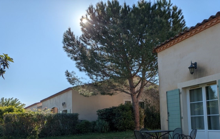 Villa   GALLARGUES-LE-MONTUEUX  45 m2 133 000 € 