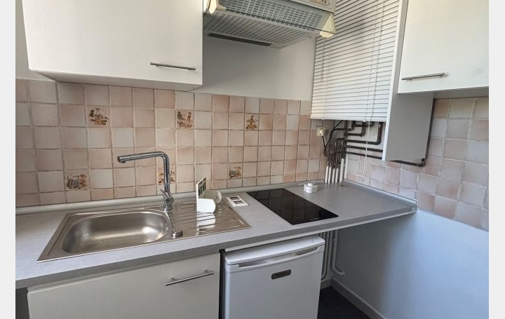  Annonces VAUNAGE Appartement | NIMES (30900) | 37 m2 | 385 € 